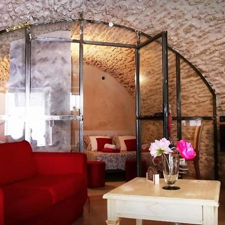 Chambre D Hote De Charme Avec Plein D Authenticite Du 13 Eme Siecle Chateauneuf-du-Pape Luaran gambar